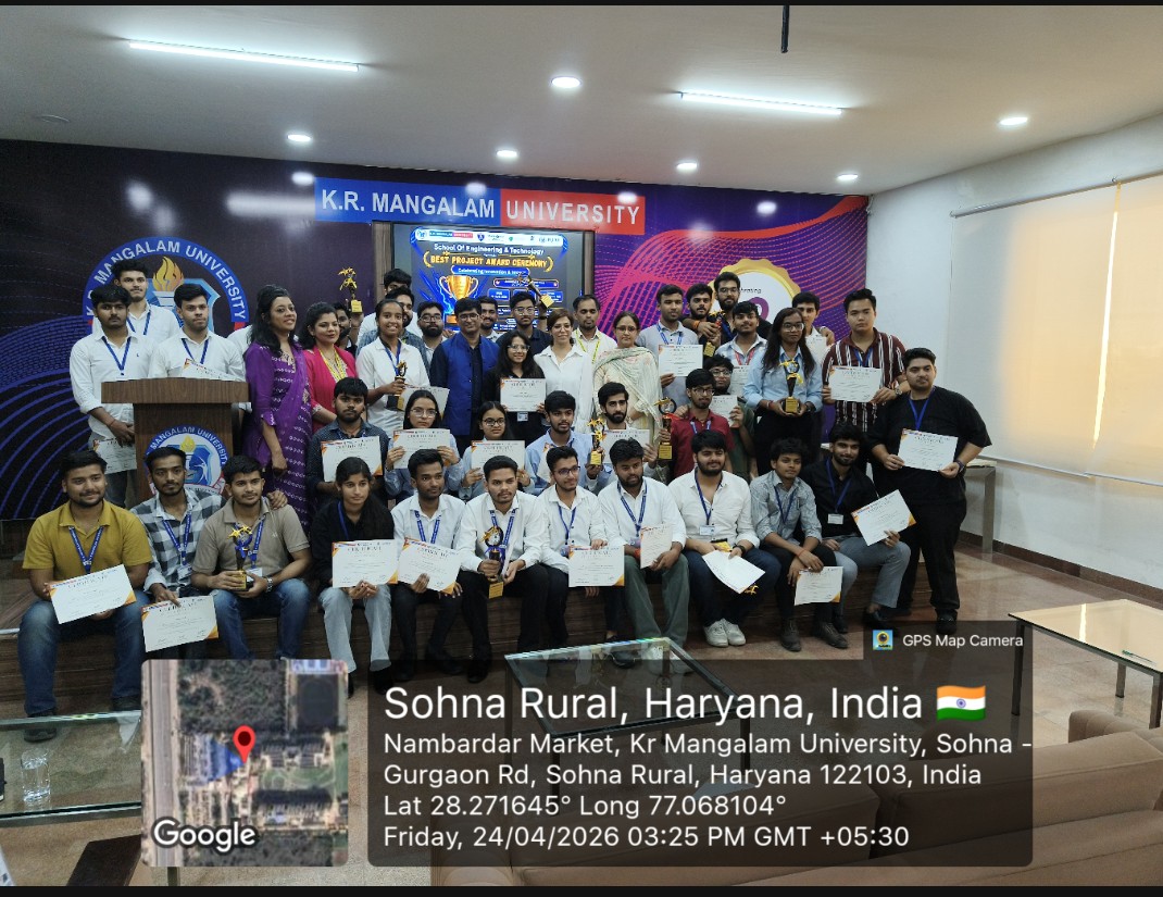 Best Project Award ceremony group photo at K.R. Mangalam University